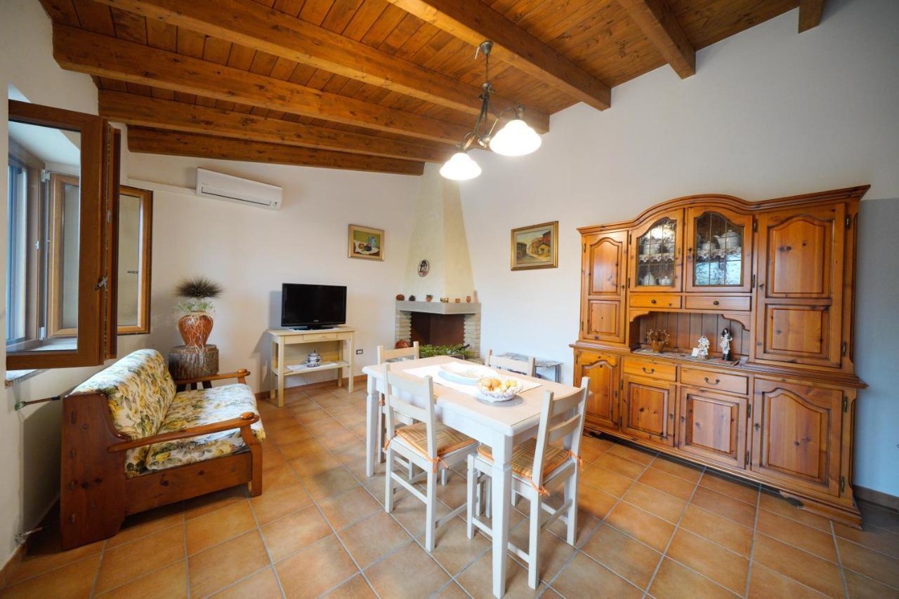 Apartmán L'Oliveto Nuxis Exteriér fotografie